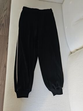Women's Black Pleated Pants